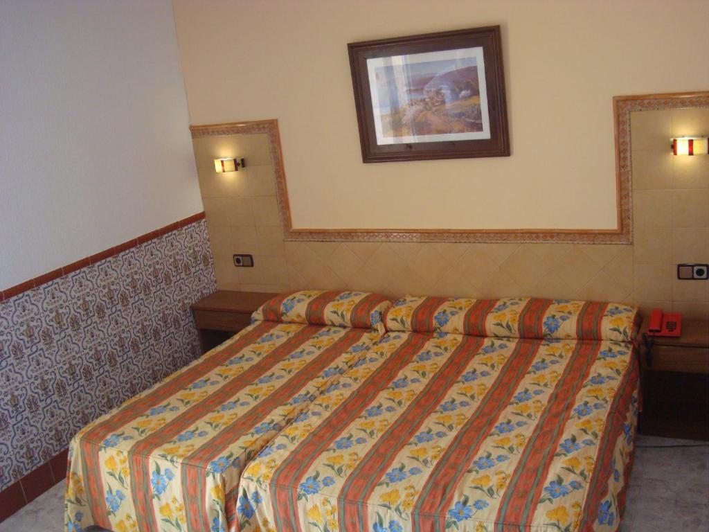 Hotel Univers Roses Quarto foto